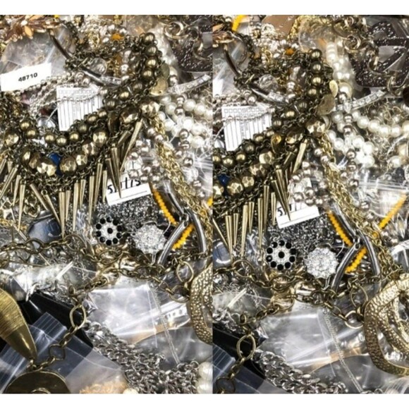 2 lb Jewelry Lot-Some Good, Some Broken-Necklaces,Bracelets,Earrings-Metal - Picture 4 of 6